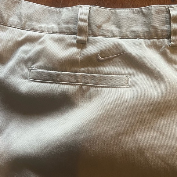 Nike Golf Mens Size 40 Beige Pleated Shorts. - Picture 5 of 9